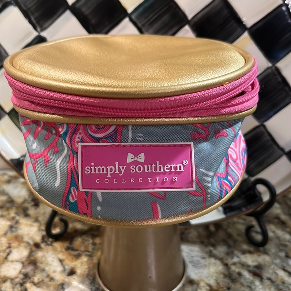 Simply Southern jewelry case in pink and gray elephant pattern. NWOT - Picture 1 of 4